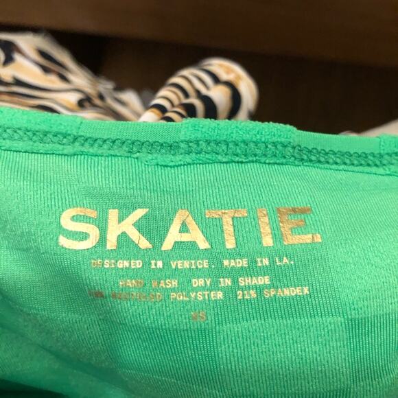 NWT Skatie Taylor Mini Skirt in Green Waimea XS - Picture 8 of 8